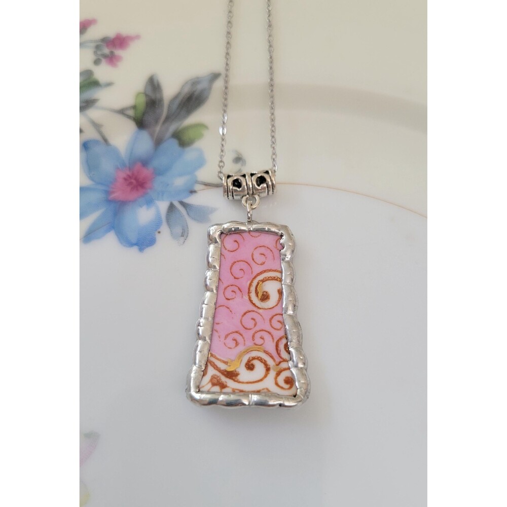 Broken China Pink & Gold "Tudor Rose" Soldered Pendant Necklace